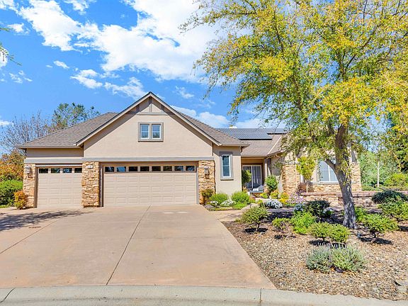 3rd image of 16 Rock Ridge Ct