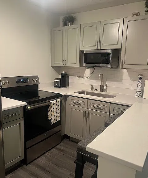 2740 N Pine Grove Ave #2C — Photo 3