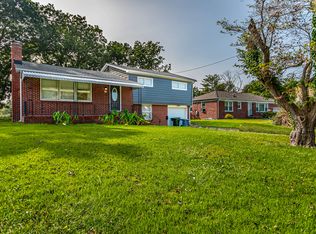 29 Markham Dr, Hampton, VA 23669