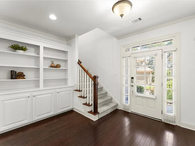 2770 Prado Ln — Photo 6