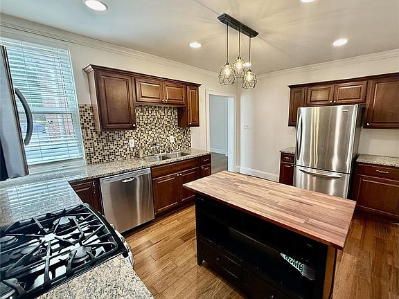2nd image of 5425 Odell St