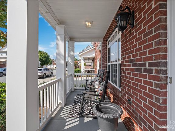5th image of 19417 Beaufain St