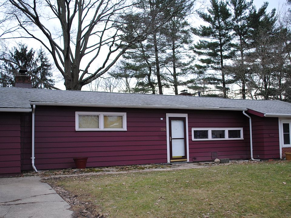 1st image of 556 E School St