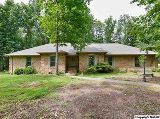 5016 Sunset Blf SE, Huntsville, AL 35803