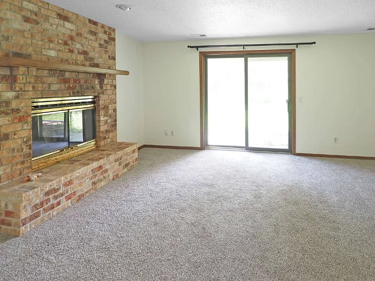 936 Sherwood Rd — Photo 9