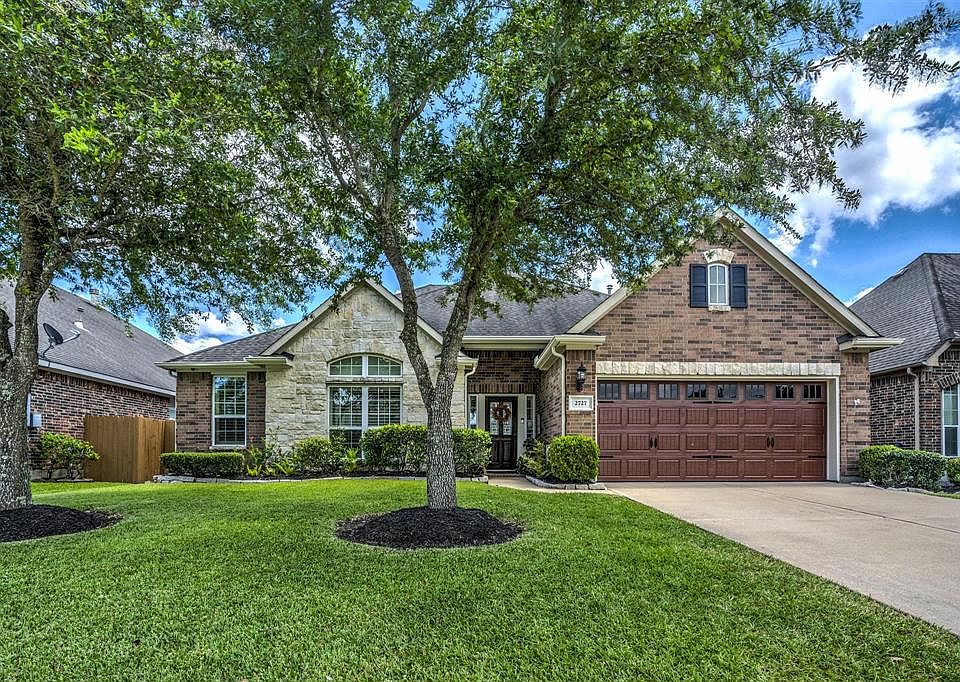 1st image of 2727 Villa Pisa Ln