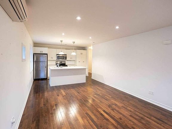 5th image of 11 Bonfield Ave