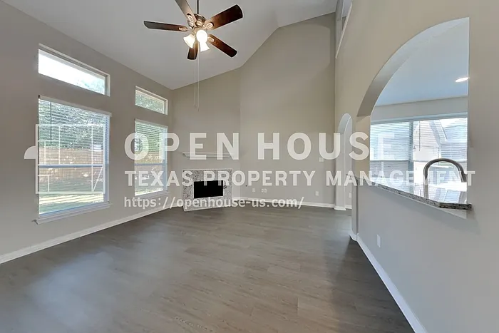 8000 N Tarrytown Crossing Dr — Photo 4