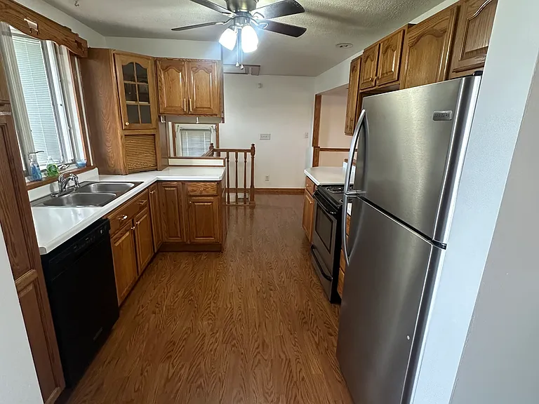 2425 W Florian Ct — Photo 8