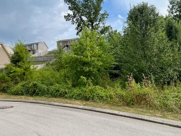 1698-1704 Short Leaf Dr, Soddy Daisy, TN 37379