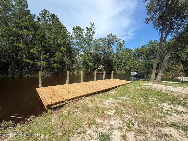 4060 Cardinal St — Photo 30