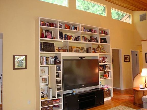 5th image of 25038 SE Mirrormont Dr