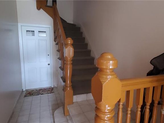 4th image of 105 E Cedar St