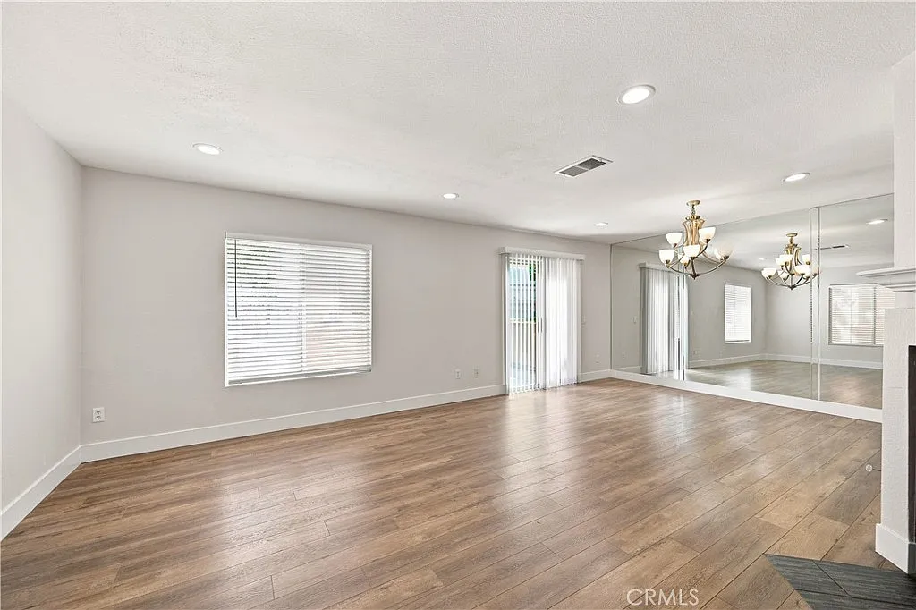 2 bed, 2.5 bath, 1164 sqft, $3,450 — Photo 4