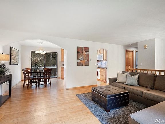 3rd image of 4731 132nd Pl SE