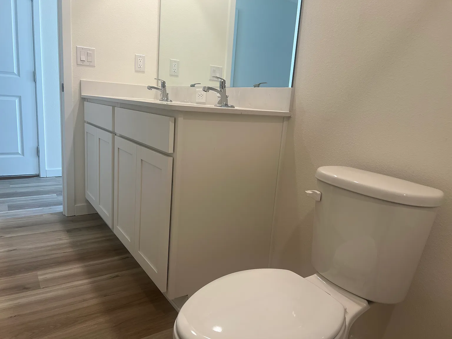 5 bed, 1769 sqft, $2,100 — Photo 4