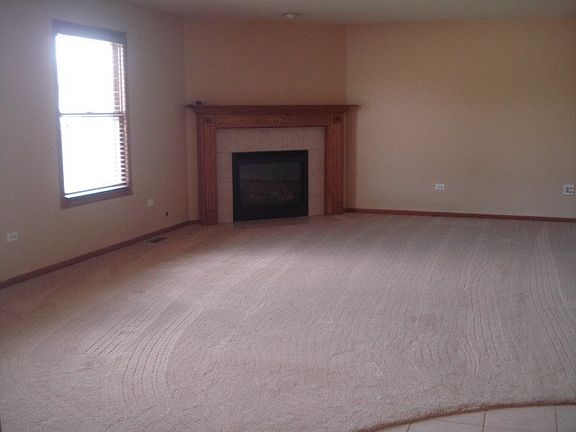 4th image of 1358 W Cap Cir