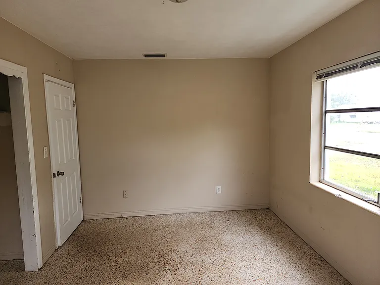 4806 Mineola St — Photo 7