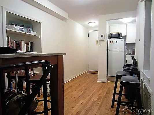 Rented by City Connections Realty | media 14