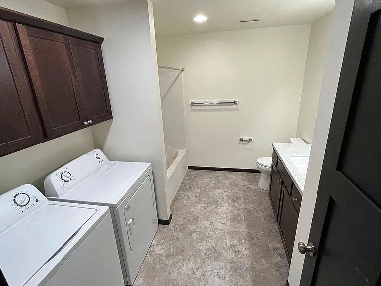 305 Post Oak Dr #A — Photo 11