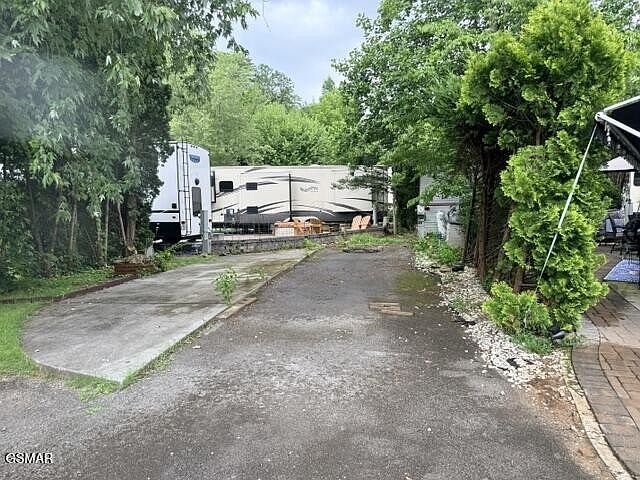 1st image of 4229 E Pkwy #238