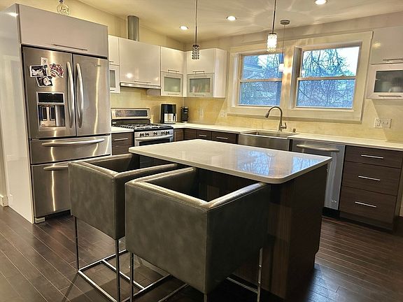 5th image of 153 Freeman Street Ext