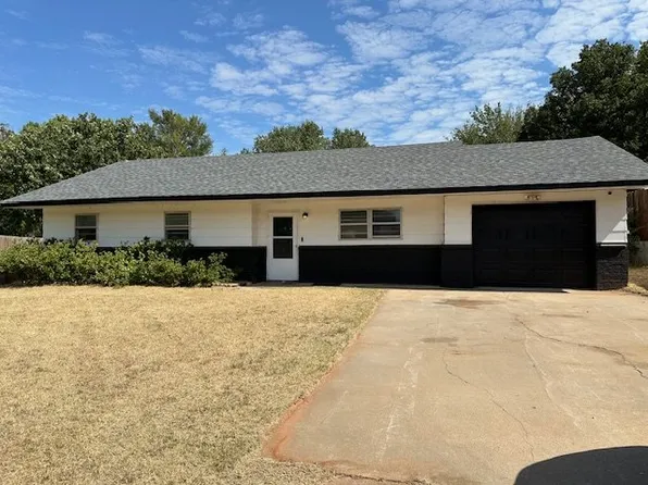 3010 Apache Ct, Woodward, OK 73801