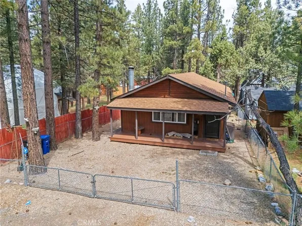 2051 6th Ln, Big Bear City, CA 92314