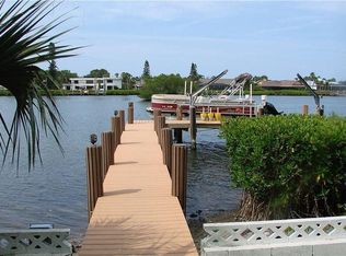 231 Live Oak Rd, Vero Beach, FL 32963