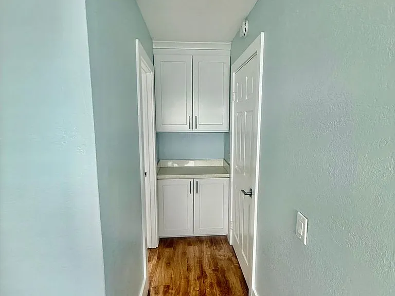 Howard & Lexington Apts — Photo 26