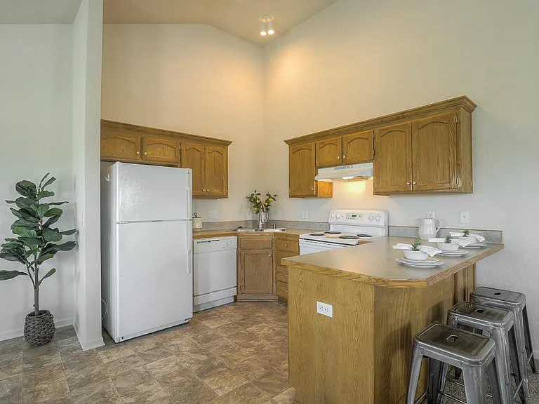 Willow Chase Twin Homes — Photo 41