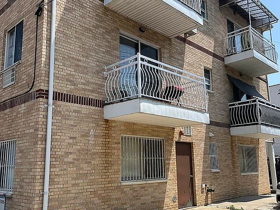4th image of 2543 W 16th St APT A1