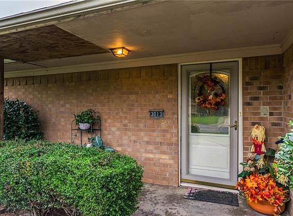 2nd image of 3013 Mimosa Dr