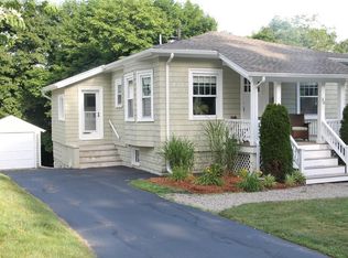 30 Burnham Rd, Andover, MA 01810