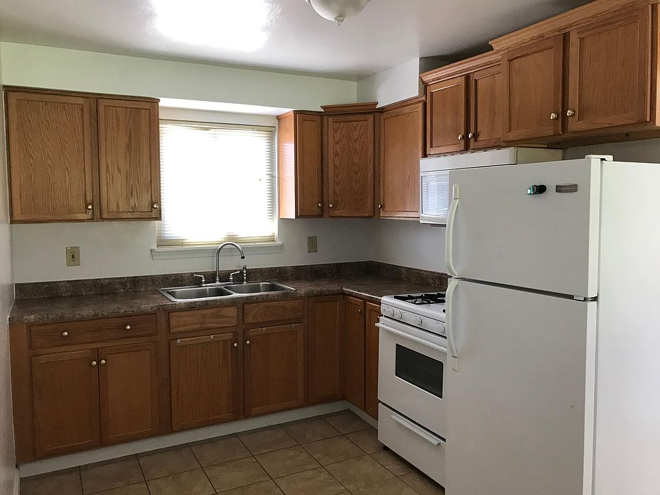 1st image of 413 Brown Ave