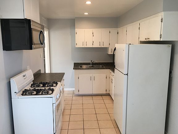 4th image of 3201 N 67th Pl APT 1002