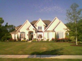 1208 Brookwoode Rd, Perrysburg, OH 43551