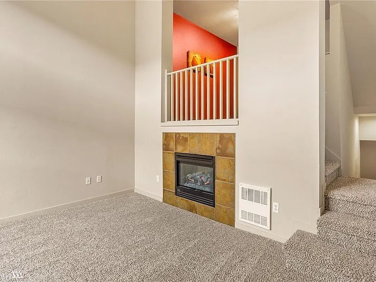4852 Deerfield Pl — Photo 3