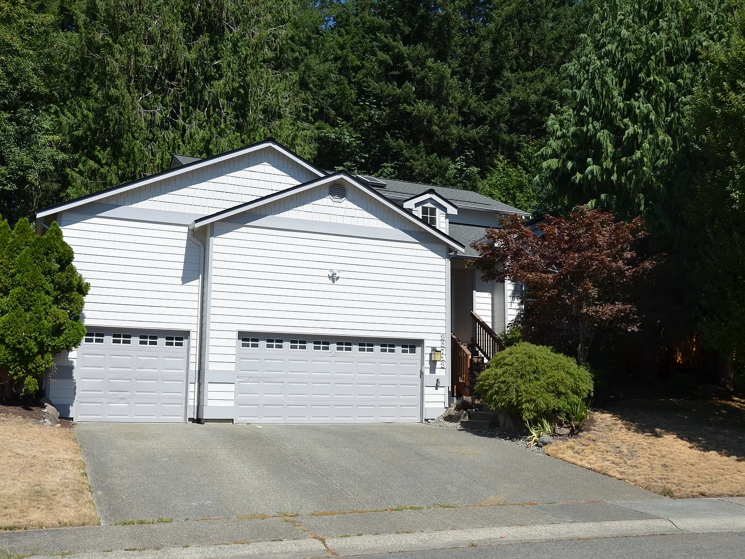 4 bed, 1990 sqft, $2,995 — Photo 2
