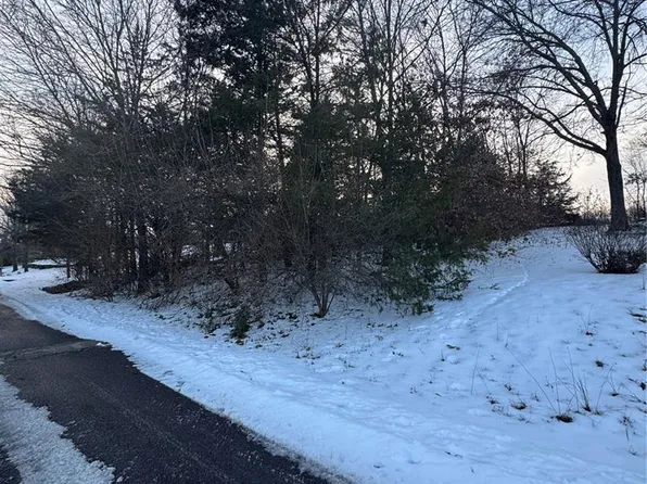 445 Lake Shore Dr, Saint Clair, MO 63077