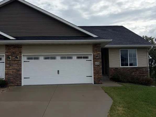624 Creekside Dr, Tiffin, IA 52340
