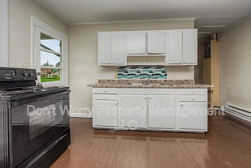 1 bed, 1.0 bath, $995 — Photo 2