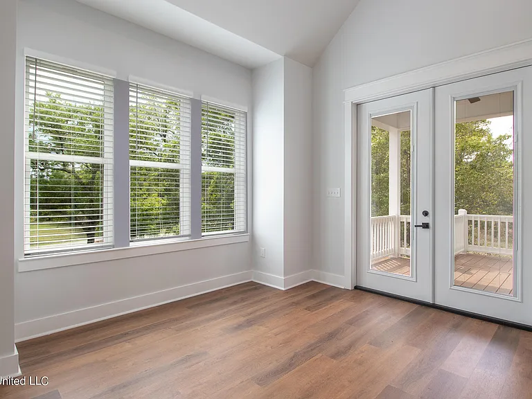 105 Eleanor Ave — Photo 11