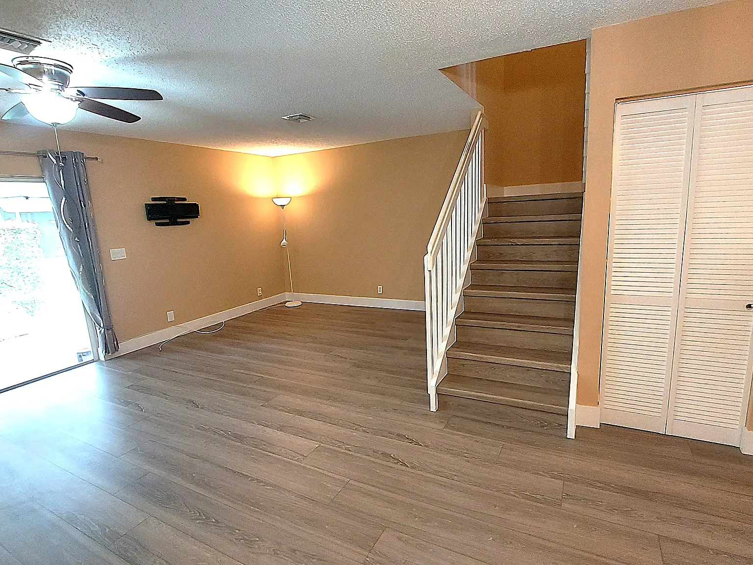 4718 SW 13th Court — Photo 4