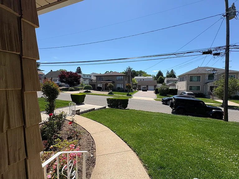 Evans Ave — Photo 2