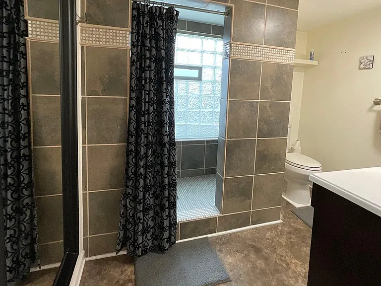 4813 Vine St #4 — Photo 10