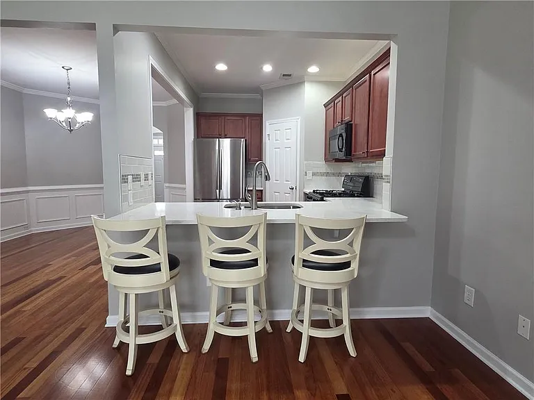 2720 Beynon Ln — Photo 10