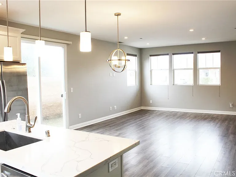 155 Flower St #A — Photo 12