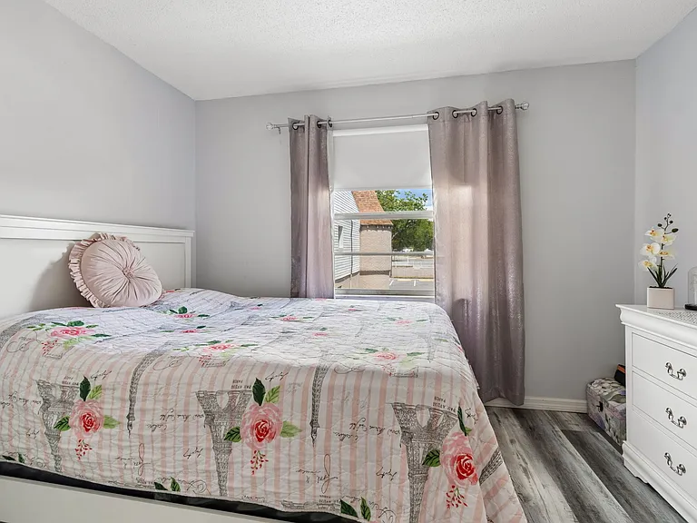 7210 N Manhattan Ave — Photo 16