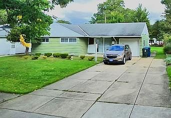 1st image of 9040 Newkirk Dr